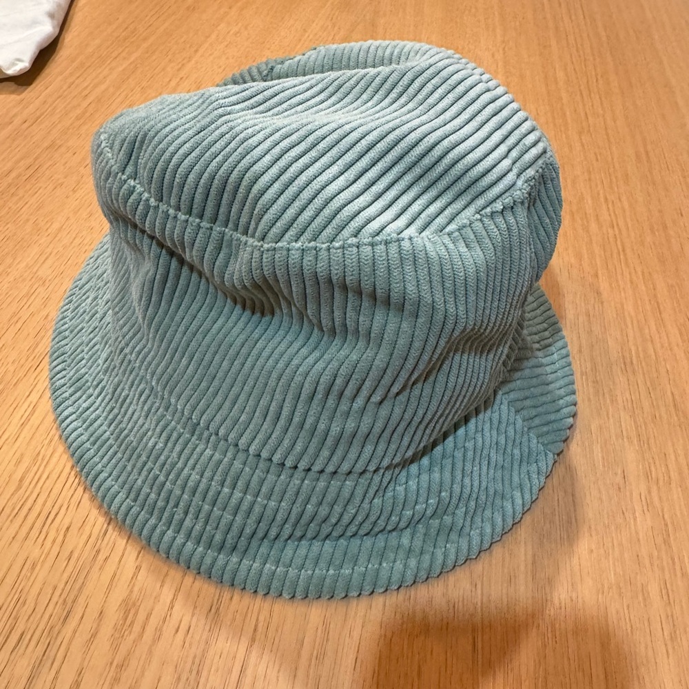Simons Bucket Hat